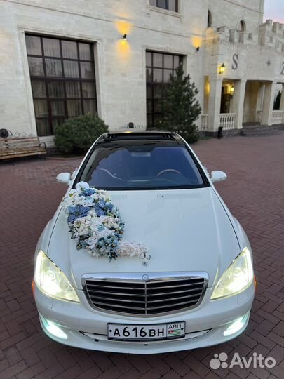 Свадебные украшения на машину