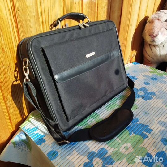 Портфель для ноутбука и документов