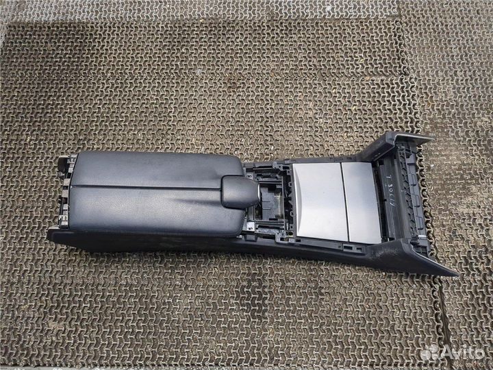 Консоль салона Mercedes E W212, 2013