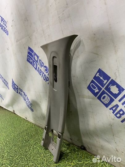 Обшивка стойки правая Renault Fluence седан 1.6