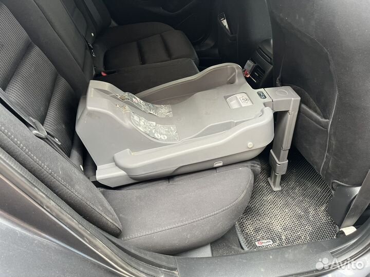 Автокресло с системой isofix