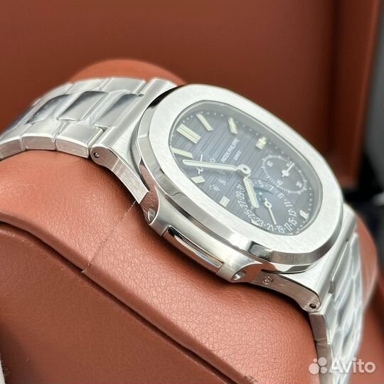 Часы Patek Philippe Nautilus Moonphase