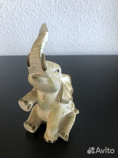 Статуэтка Слоненок