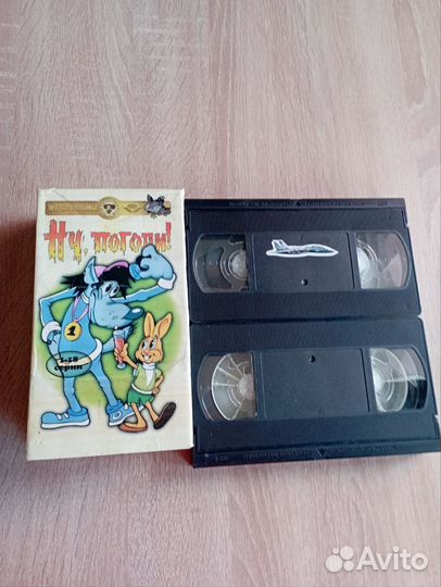 Видеокассеты 2 шт. с м/ф Ну, погоди