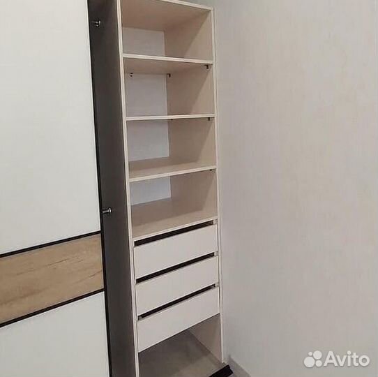 Шкаф с зеркалом
