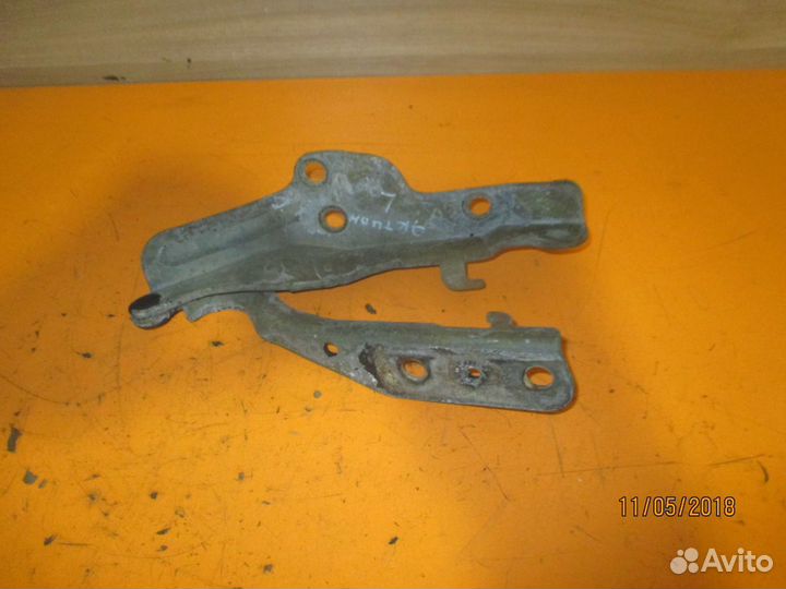 Петля капота левая Ssang Yong Actyon Sport Спорт