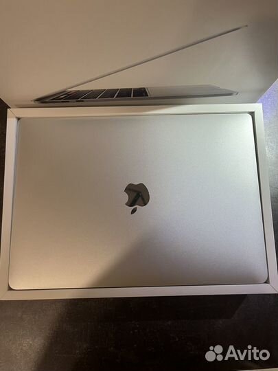 Macbook pro 13/2020/intel/16GB/512GB