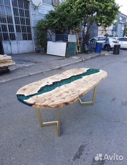 Овальный стол из массива тополя