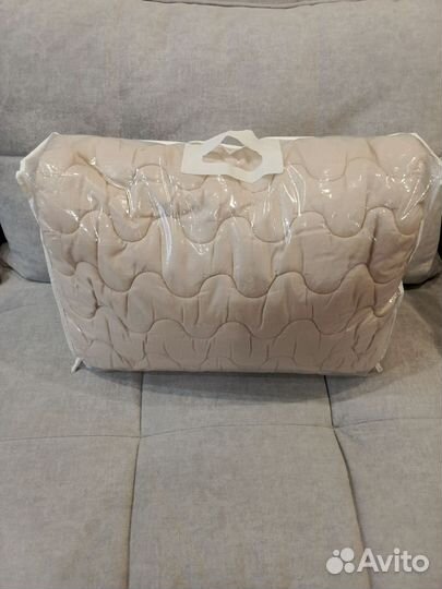 Одеяло 1.5 спальное новое