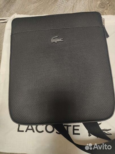 Lacostechantaco Flat Crossover