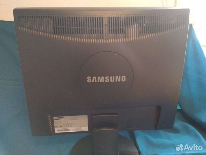 Монитор Samsung