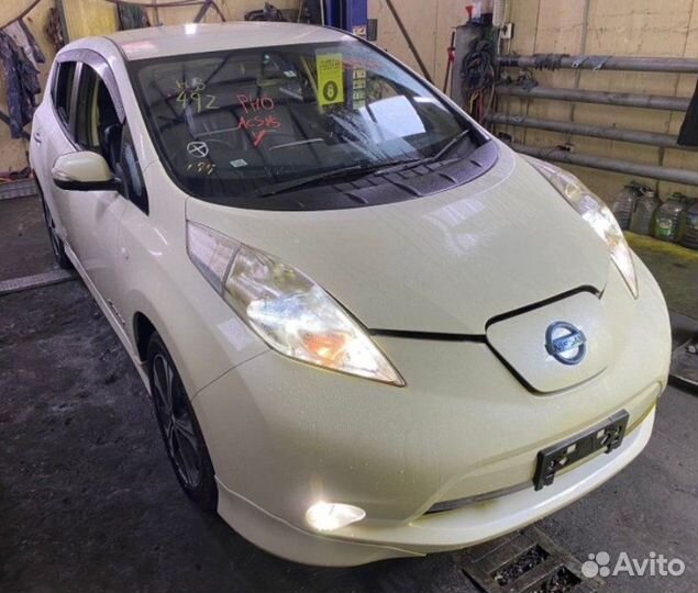 Камера заднего вида задняя Nissan Leaf AZE0/ZE0