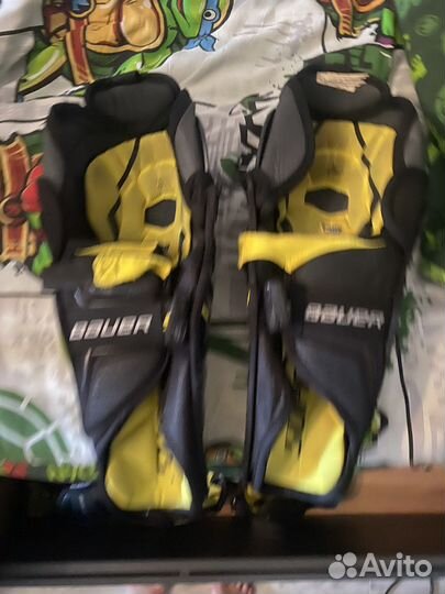 Щитки хоккейные 13