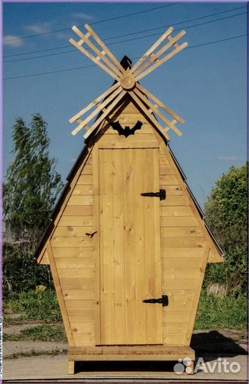 Уличный туалет с декором FWL