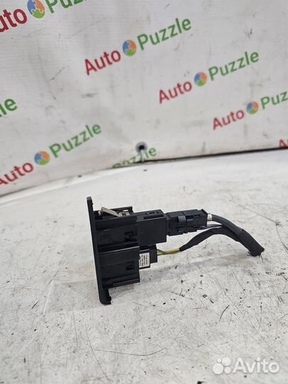 Разъем USB AUX Skoda Rapid