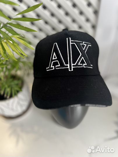 Кепки и бейсболки новые