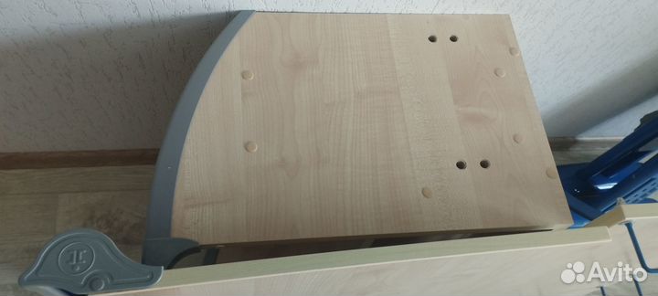 Школьный стол и стул