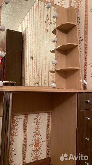 Зеркальный столик