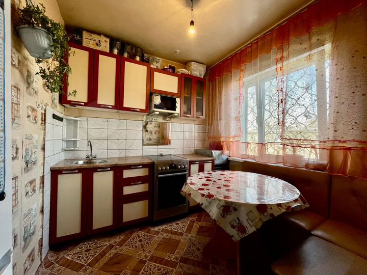 3-к. квартира, 58 м², 5/5 эт.