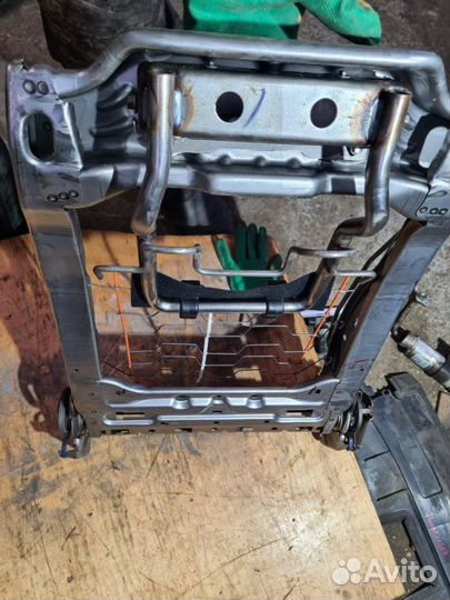 Каркас сиденья передний правый Nissan Juke F15