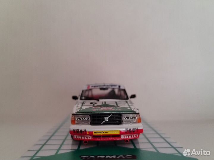 Tarmac Works Volvo 240 Turbo. 1/64