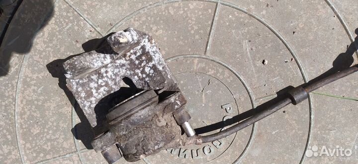 BMW E39 передний правый суппорт