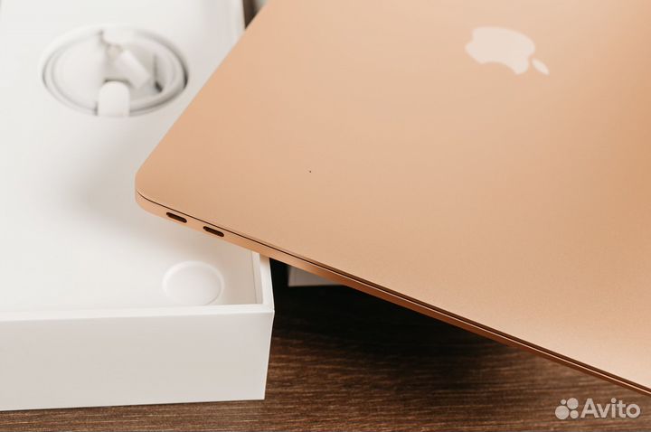 MacBook Air (M1, 2020) 8/256 гб, Gold (mgnd3)