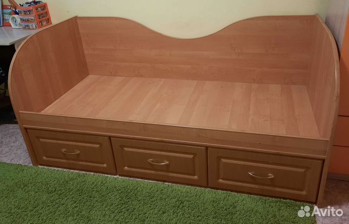 Кровать с матрасом