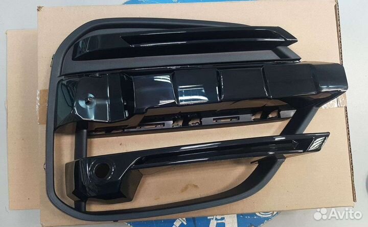 Решетка бампера правая BMW X3 G01