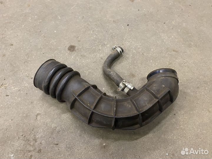 Впускной патрубок Лада Гранта 1.6 8кл