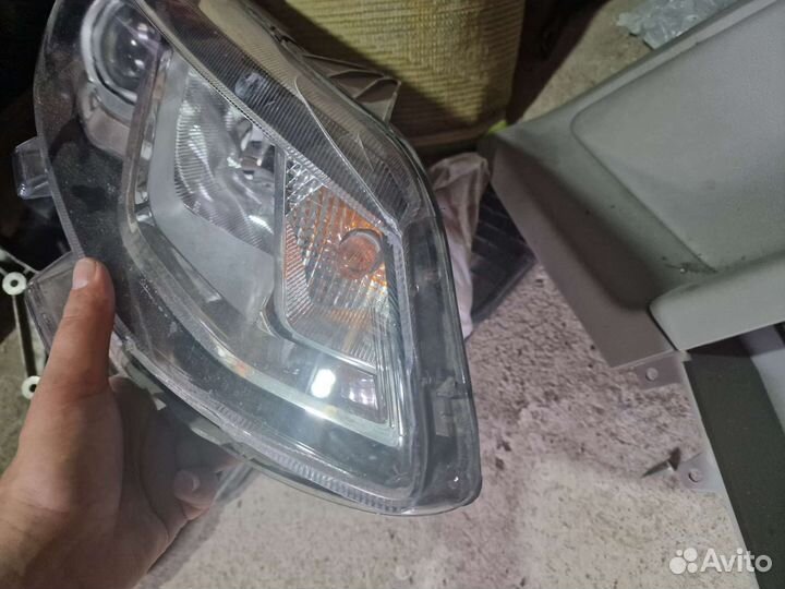 Блок фара шевроле Вольт 2 левая и правая