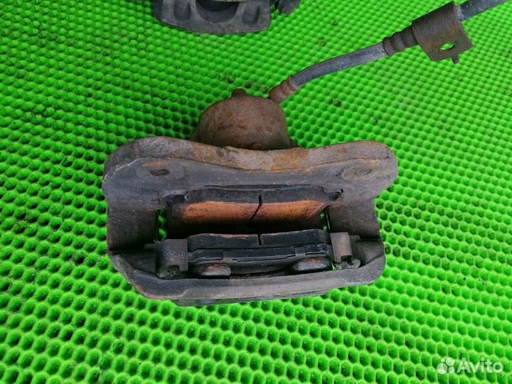 Суппорт передний на Hyundai Sonata IV EF 01-12