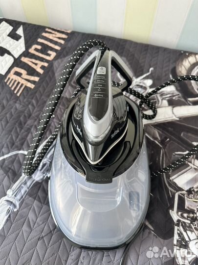 Утюг с парогенератором новый