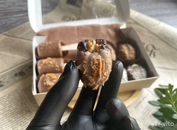Финики в шоколаде. Бананы в шоколаде