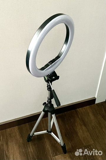 Штатив для телефона +лампа