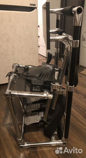 Игровой руль thrustmaster с педалями и стойкой