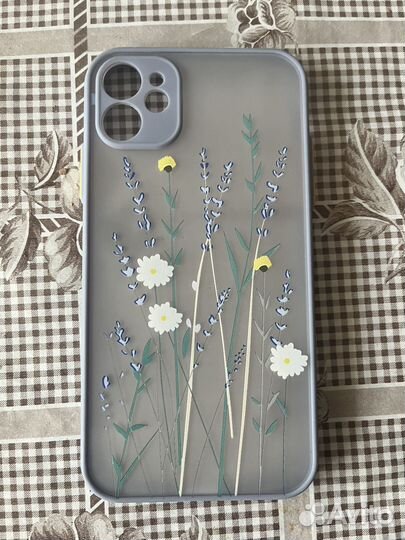 Чехол на iPhone 11