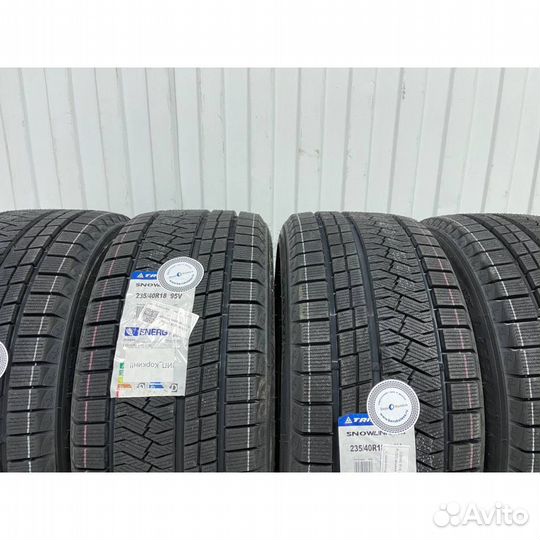 Triangle Snowlink TWT02 255/45 R20
