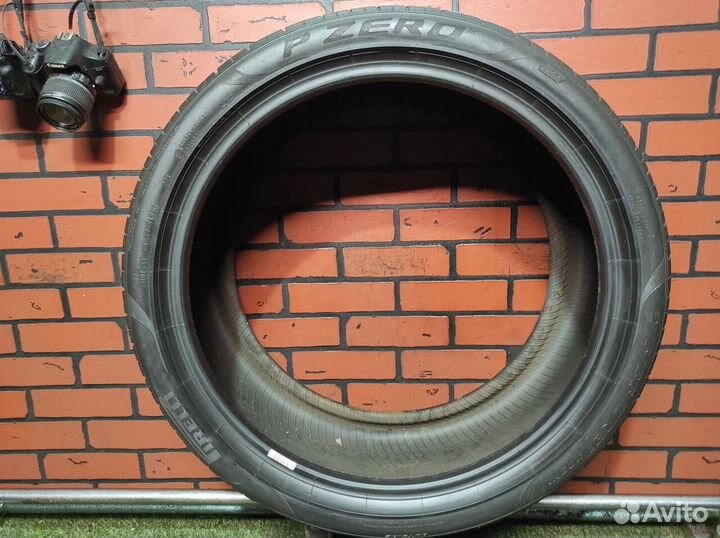 Pirelli P Zero PZ4 275/35 R21 103Y