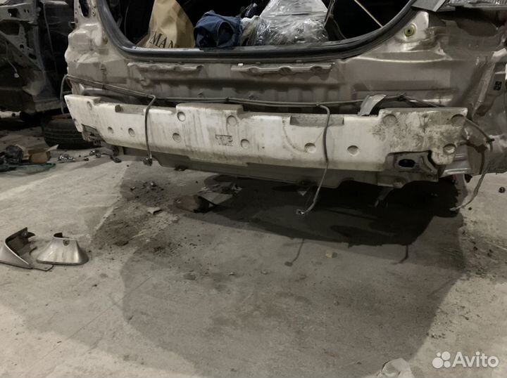 Усилитель заднего бампера Toyota Camry 40 06-11