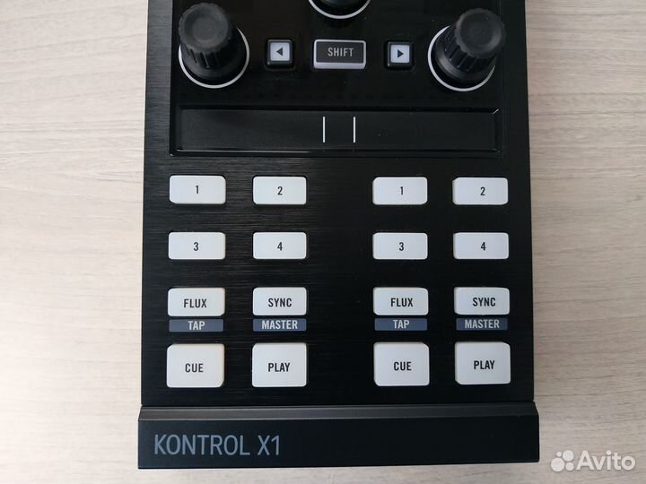 Native Instruments Traktor Kontrol X1 Mk2