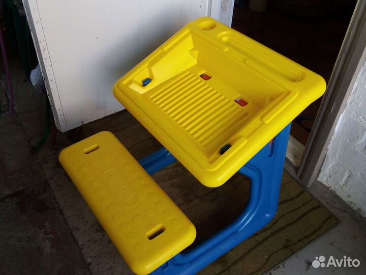 Парта для школьника