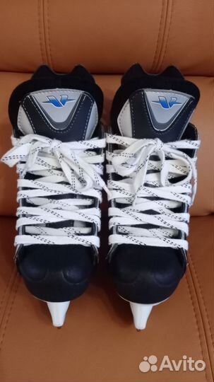 Коньки хоккейные CCM 33 размера