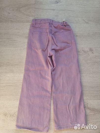 Бомбер и джинсы для девочки