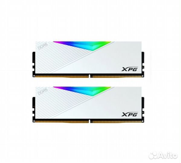 Adata 32Gb (AX5U6000C3016G-dclarwh)