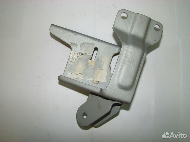 Кронштейн 4793160070 (1000 мелочей, Щетки с держат