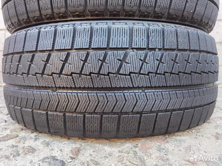 Bridgestone Blizzak VRX 215/50 R17 97H