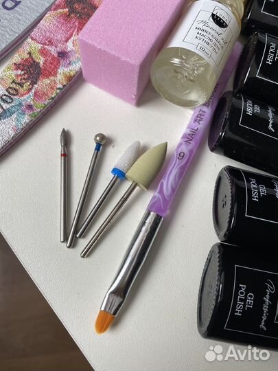 Набор для маникюра: аппарат, лампа SUN, гель-лак