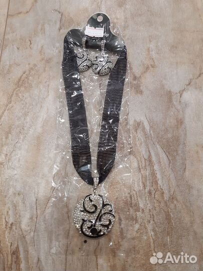 Колье с серьгами чокер бижутерия