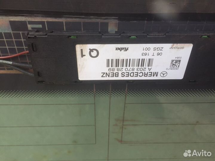 Заднее стекло на Мерседес